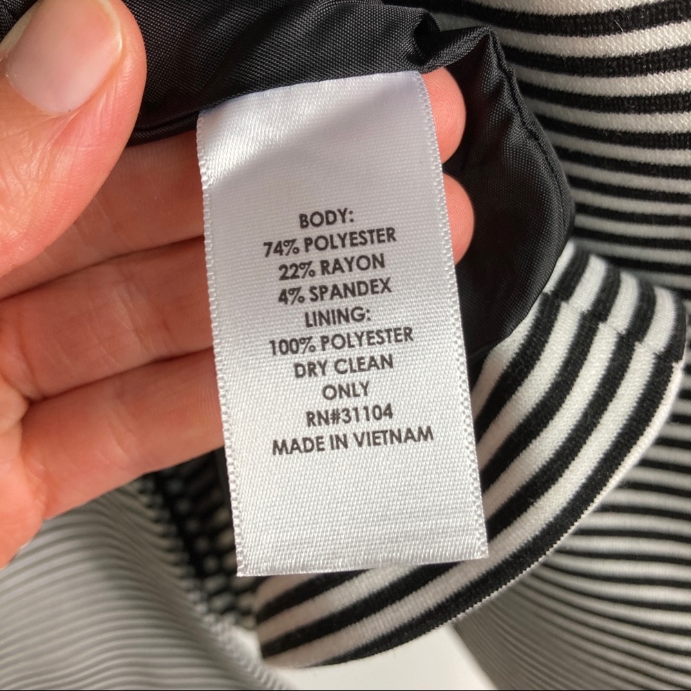 Crown & Ivy Women's Black and White Striped Blazer Size Small - Picture 9 of 10